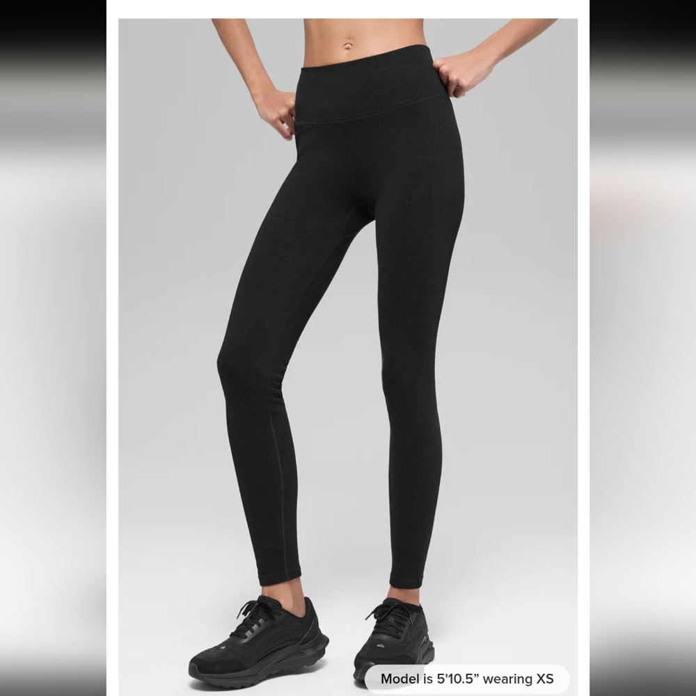 AUTHENTIC ALO ribbed Leggings Size Medium.
